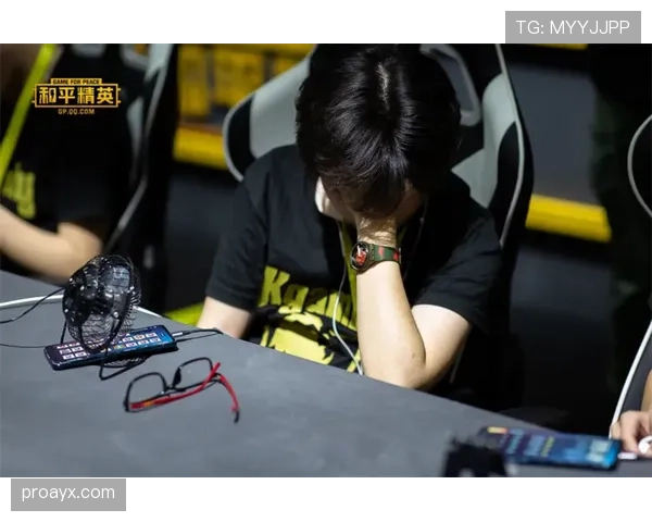 拉克什亚·森右手持拍展现强劲实力,晋级下一轮赛事 拉克什亚·森右手持拍展现强劲实力,晋级下一轮赛事