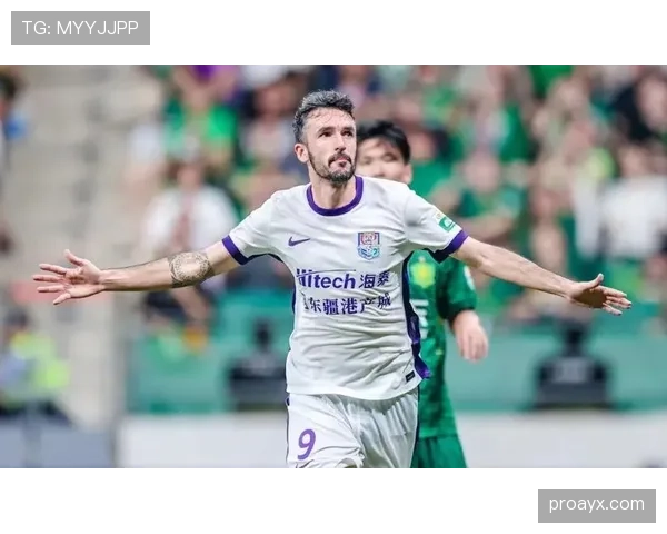 中超本土射手群雄逐鹿,金靴争夺白热化,新星表现抢眼 中超本土射手群雄逐鹿,金靴争夺白热化,新星表现抢眼