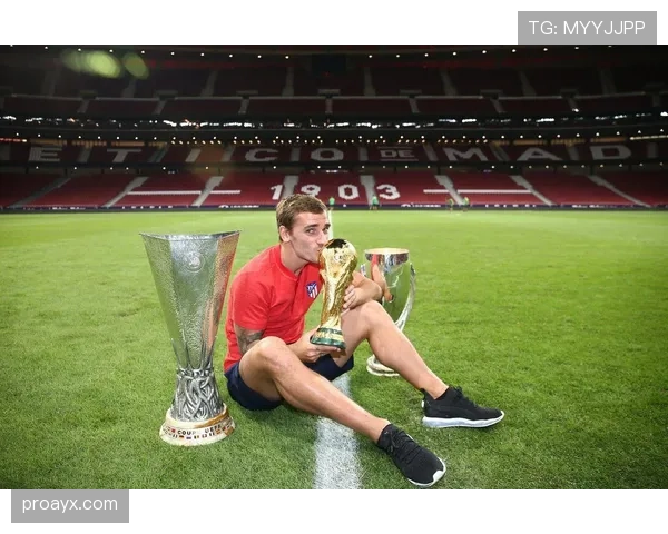 格列兹曼与齐达内深入对话,共话职业生涯经验引关注 格列兹曼与齐达内深入对话,共话职业生涯经验引关注