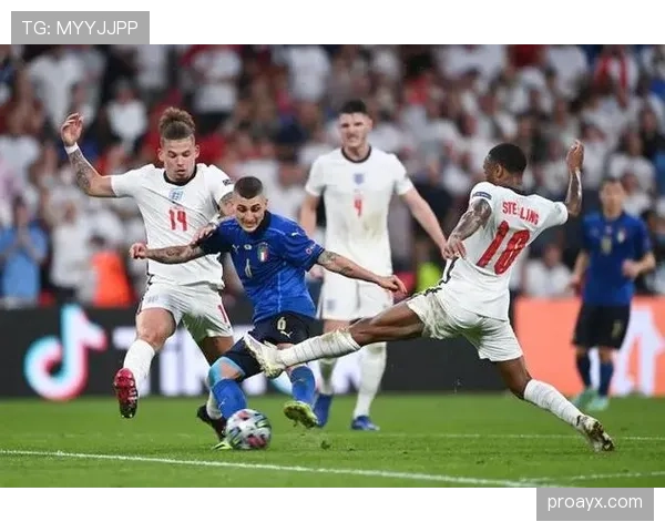 德容与巴雷拉中场活动范围及覆盖能力对比分析